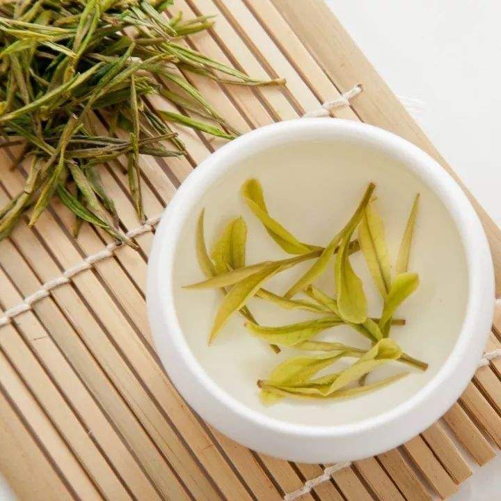 白茶的功效與作用.jpg