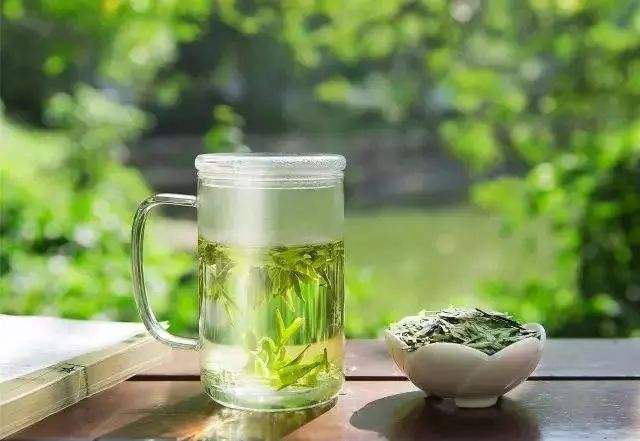 綠茶的保健功效，經常喝綠茶的好處.jpg
